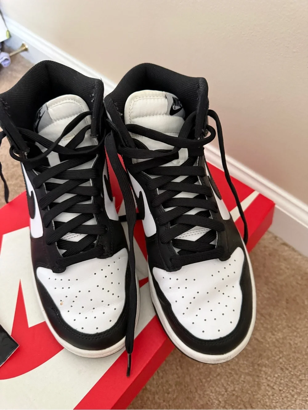 Dunk High 'White Black' – Size US 7 M or 8.5 W